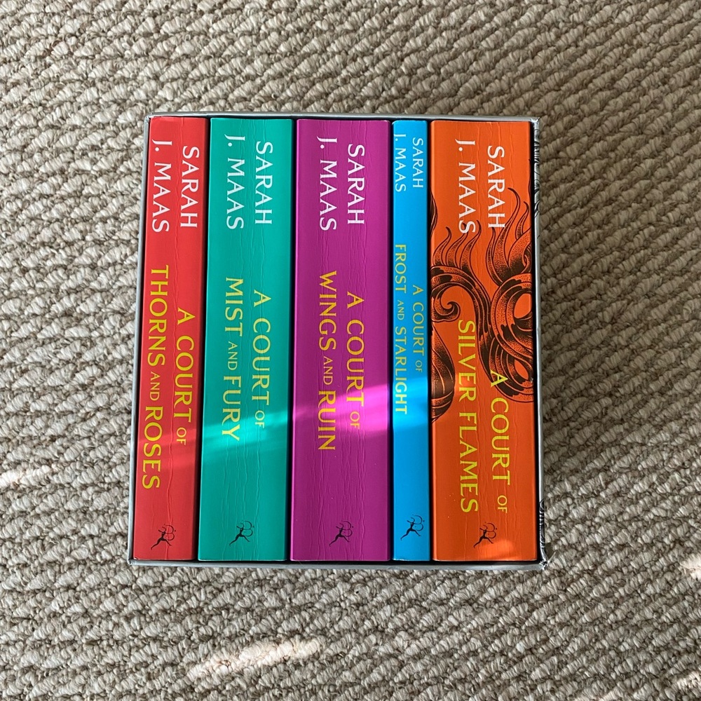 A Court of Thorns and Roses Box Set